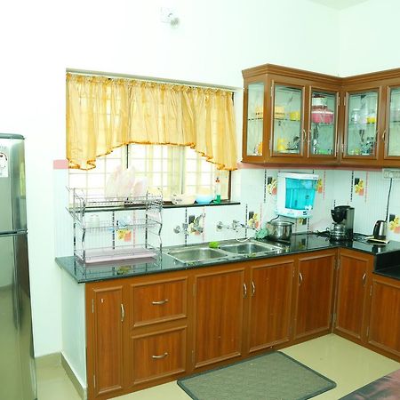 Manavalan House Bed & Breakfast Alwaye Exterior photo
